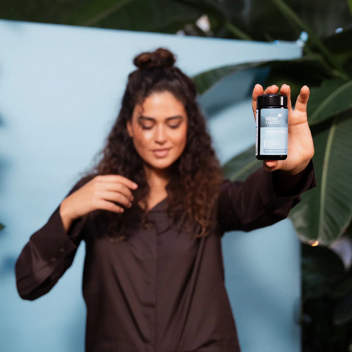 Kuracja 80 dni dla kobiet 18-45 lat, wzmacnia włosy, zapobiega wypadaniu i poprawia ich kondycję.